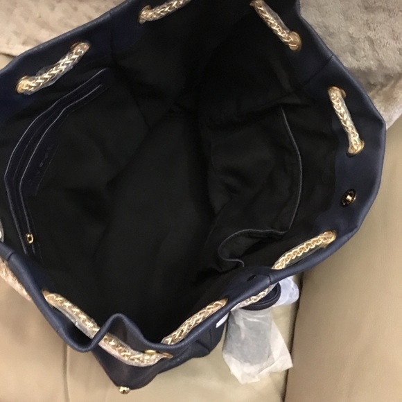 🦋Faux Leather Backpack Bag/Tote🦋 - Picture 7 of 7